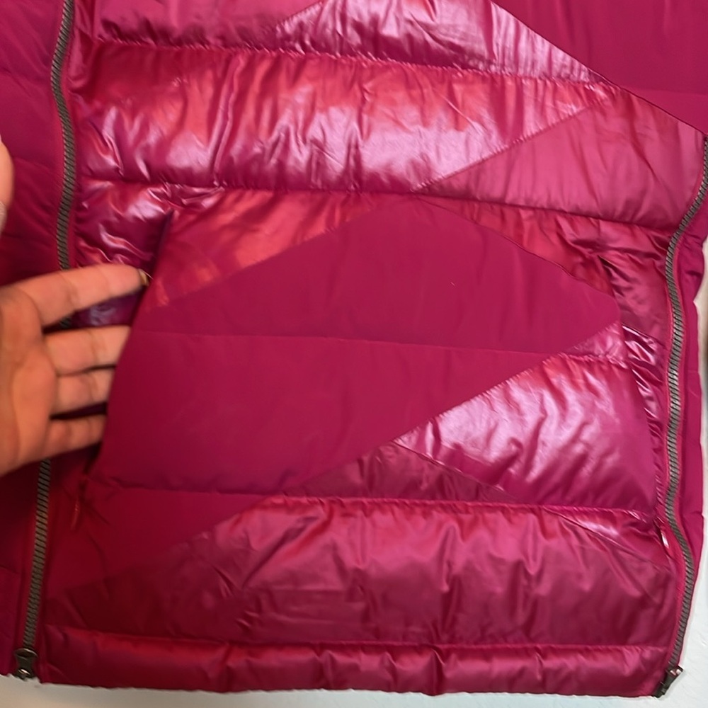 Lululemon Athletica Dark Pink Puffer Jacket with Quilted Design - size 6 - Picture 4 of 8